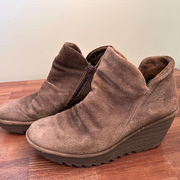 Fly London boots - Picture 2 of 3